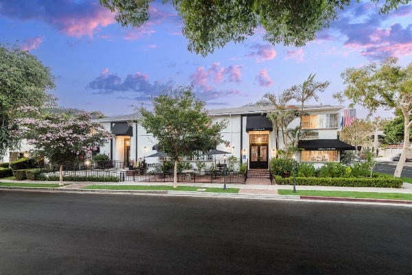 Wilshire Crest Hotel Los Angeles image 1