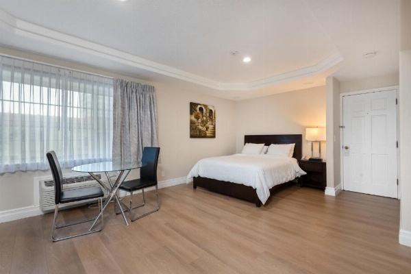 Wilshire Crest Hotel Los Angeles image 14